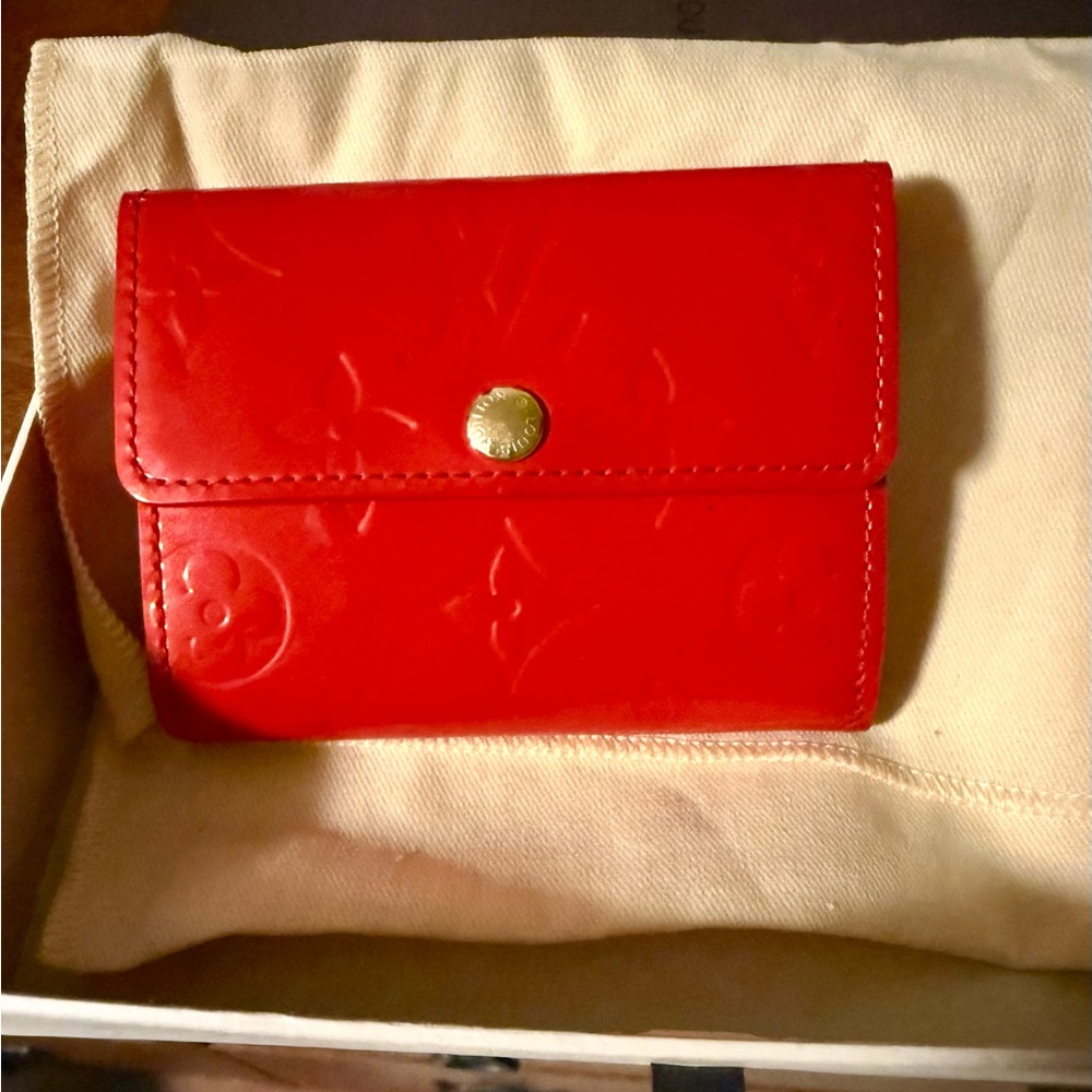 Louis Vuitton vernis ludlow red vintage wallet